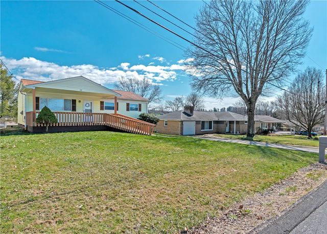 30 Marilou Dr, Penn Twp, PA 15644