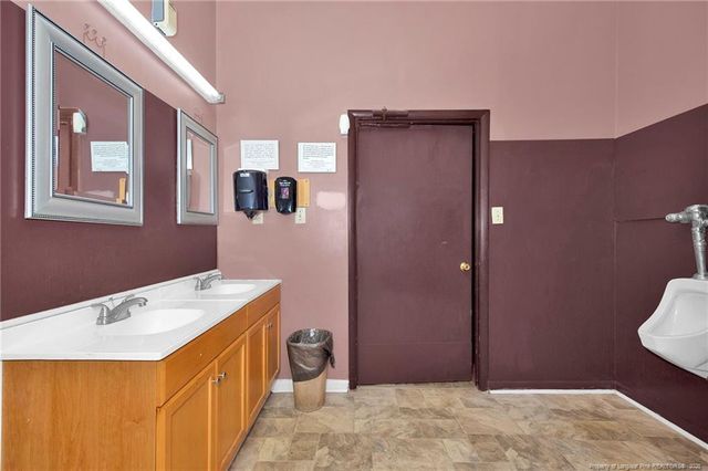 2177 N Roberts Road, Lumberton, NC 28358