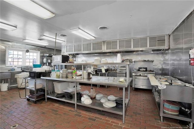 2177 N Roberts Road, Lumberton, NC 28358