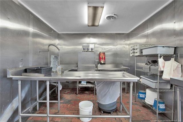 2177 N Roberts Road, Lumberton, NC 28358