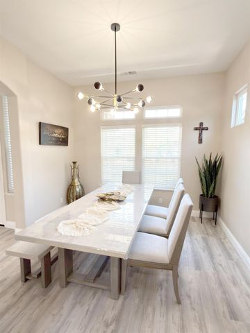 2219 Autumn Moon Way, Turlock, CA 95382