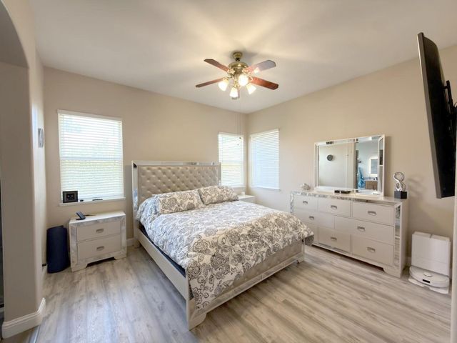2219 Autumn Moon Way, Turlock, CA 95382