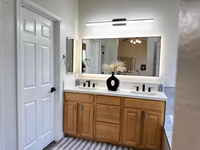 2219 Autumn Moon Way, Turlock, CA 95382