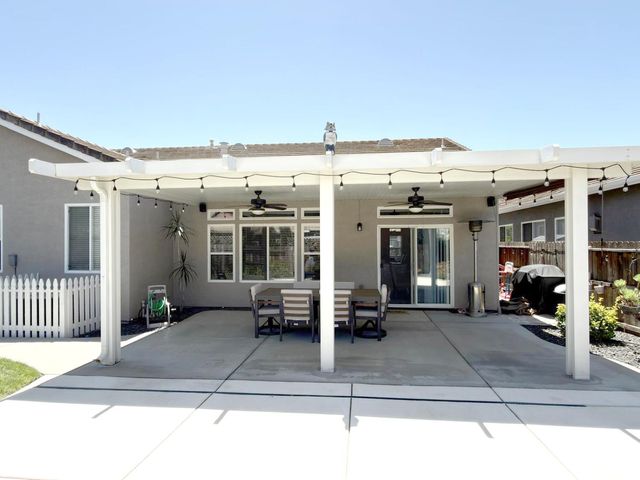 2219 Autumn Moon Way, Turlock, CA 95382