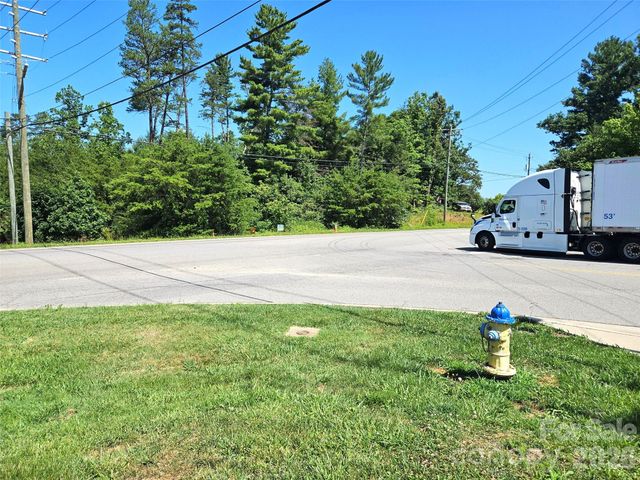 9999 Monticello Road, Weaverville, NC 28787