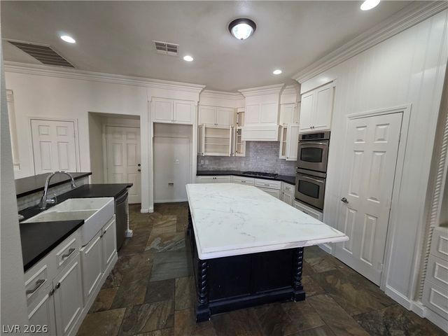 9338 WILDERNESS GLEN Avenue, Las Vegas, NV 89178