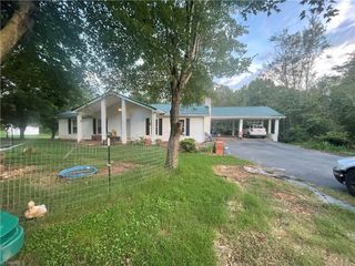 4666 Seward Road, Pfafftown, NC 27040