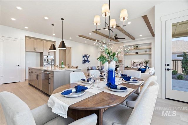 1010 E Crescendo St, Meridian, ID 83642