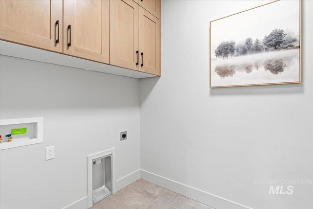 1010 E Crescendo St, Meridian, ID 83642