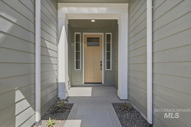 1010 E Crescendo St, Meridian, ID 83642