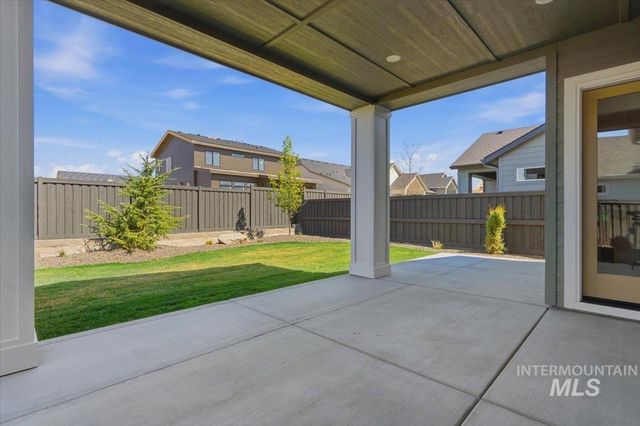 1010 E Crescendo St, Meridian, ID 83642