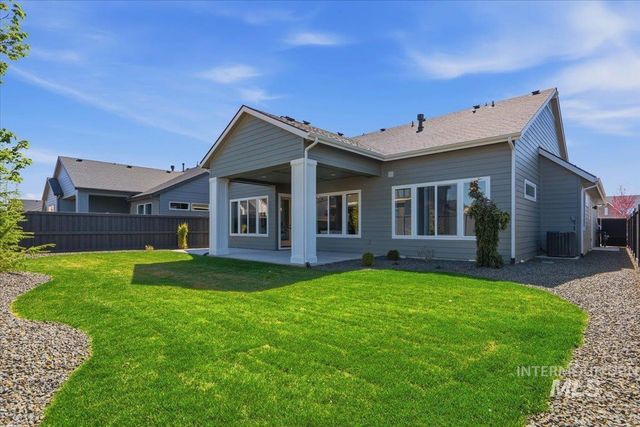 1010 E Crescendo St, Meridian, ID 83642