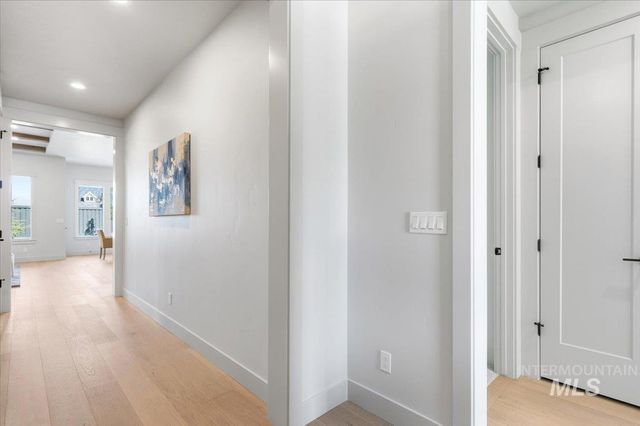 1010 E Crescendo St, Meridian, ID 83642