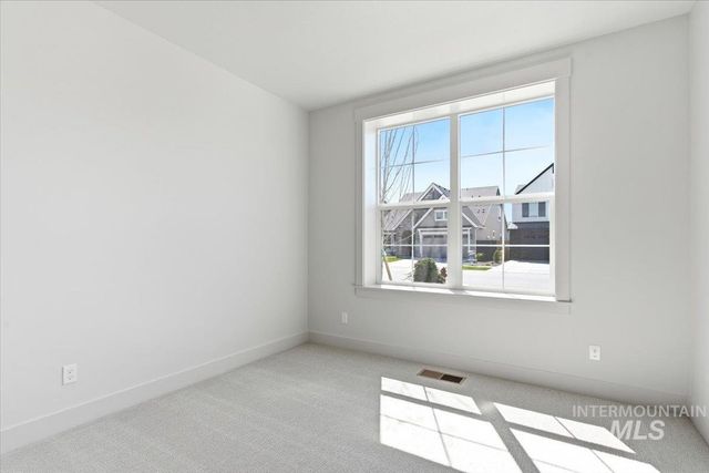 1010 E Crescendo St, Meridian, ID 83642