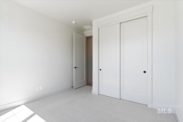 1010 E Crescendo St, Meridian, ID 83642