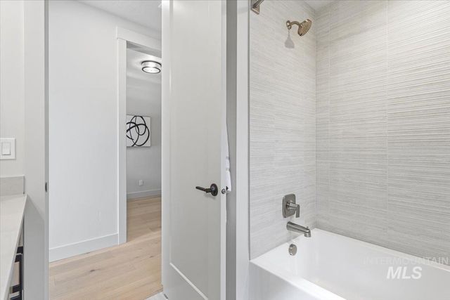 1010 E Crescendo St, Meridian, ID 83642