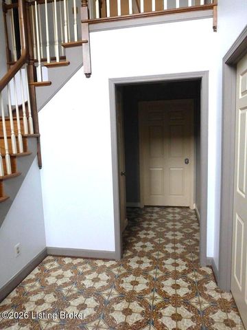 2311 Fallsview Rd, Louisville, KY 40207
