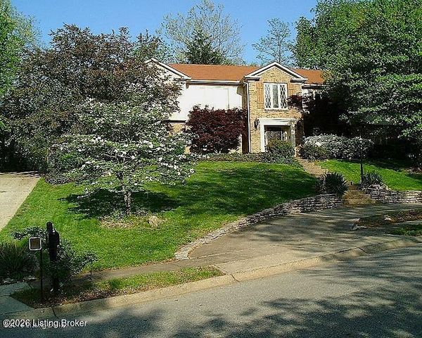 2311 Fallsview Rd, Louisville, KY 40207