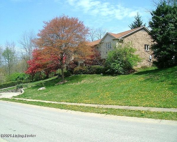 2311 Fallsview Rd, Louisville, KY 40207