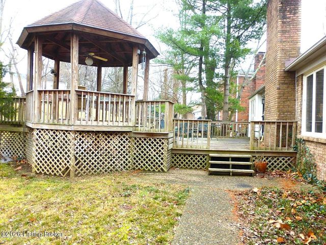 2311 Fallsview Rd, Louisville, KY 40207