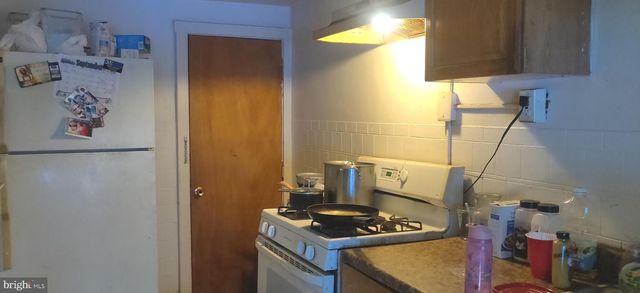 2523 S DEWEY ST, Philadelphia, PA 19142