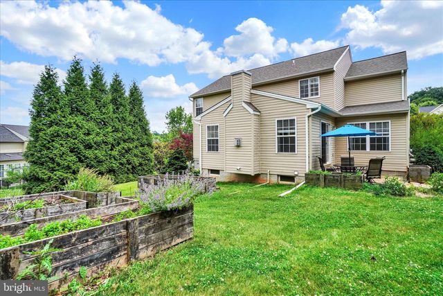 665 CLYDESDALE DR, York, PA 17402