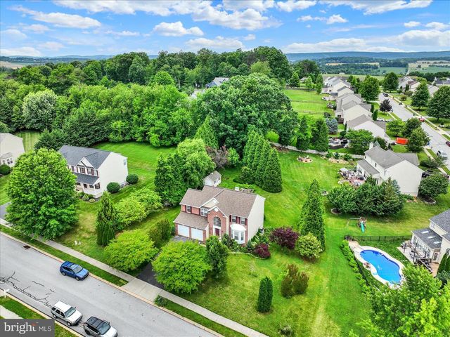 665 CLYDESDALE DR, York, PA 17402