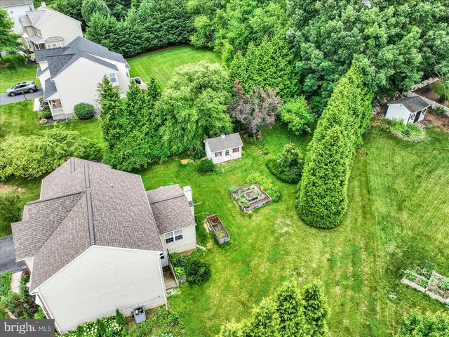 665 CLYDESDALE DR, York, PA 17402