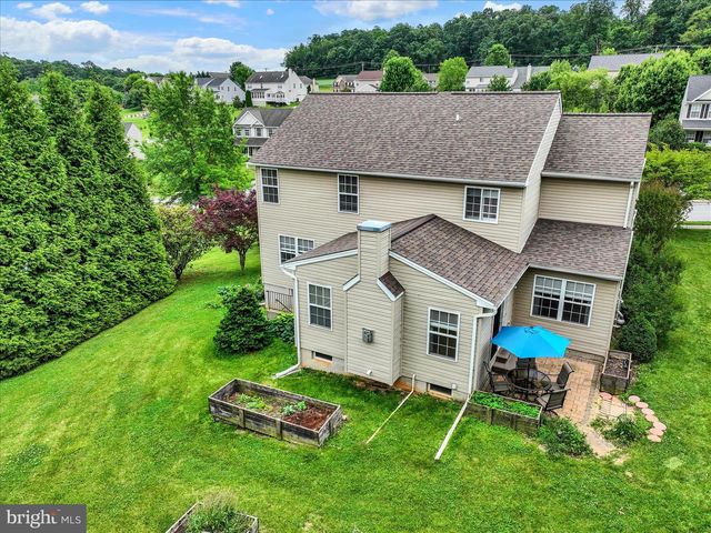 665 CLYDESDALE DR, York, PA 17402