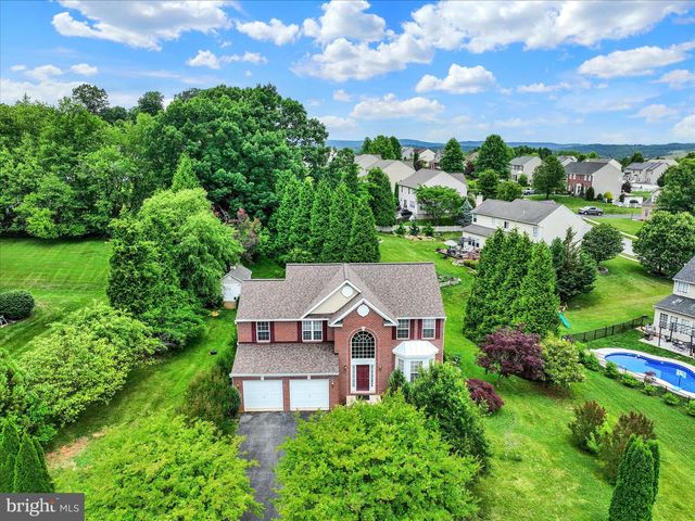 665 CLYDESDALE DR, York, PA 17402