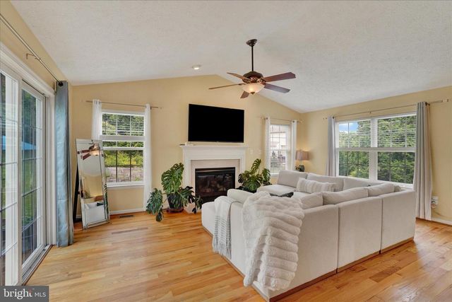 665 CLYDESDALE DR, York, PA 17402