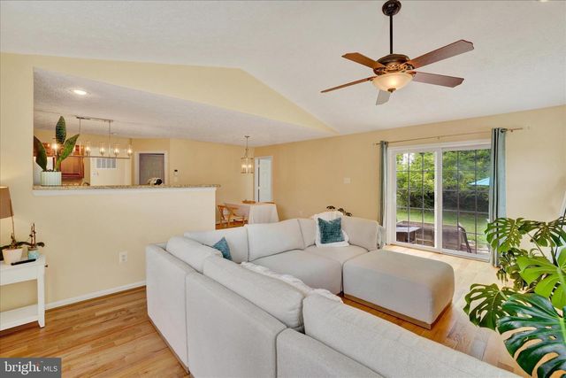 665 CLYDESDALE DR, York, PA 17402