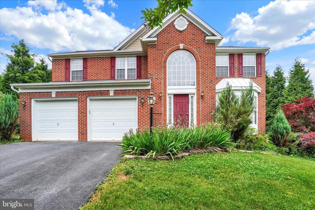 665 CLYDESDALE DR, York, PA 17402