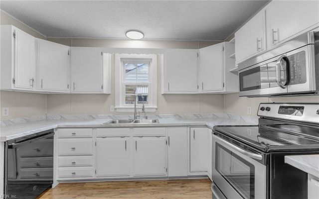 21 Langley AVE, Newport News, VA 23601