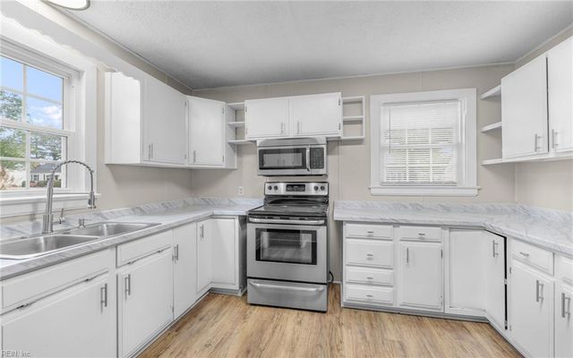 21 Langley AVE, Newport News, VA 23601