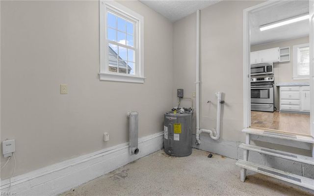21 Langley AVE, Newport News, VA 23601