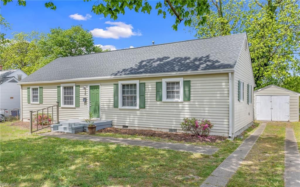 21 Langley AVE, Newport News, VA 23601