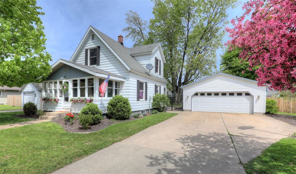 241 Woodward Street, Zeeland, MI 49464