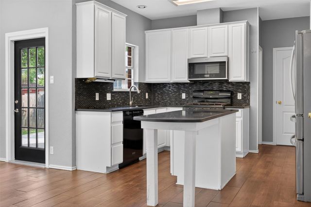 1333 Nightingale DR, Cedar Park, TX 78613