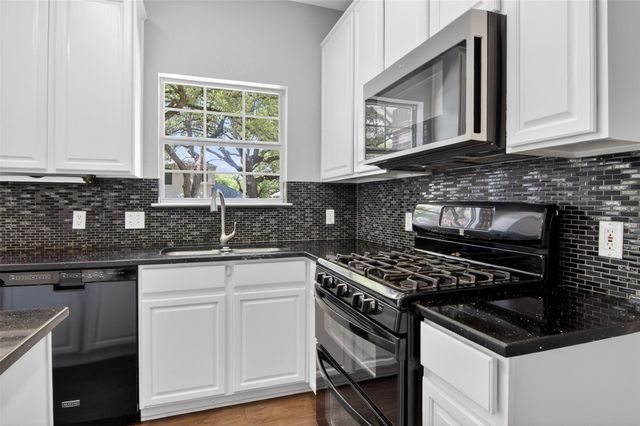 1333 Nightingale DR, Cedar Park, TX 78613