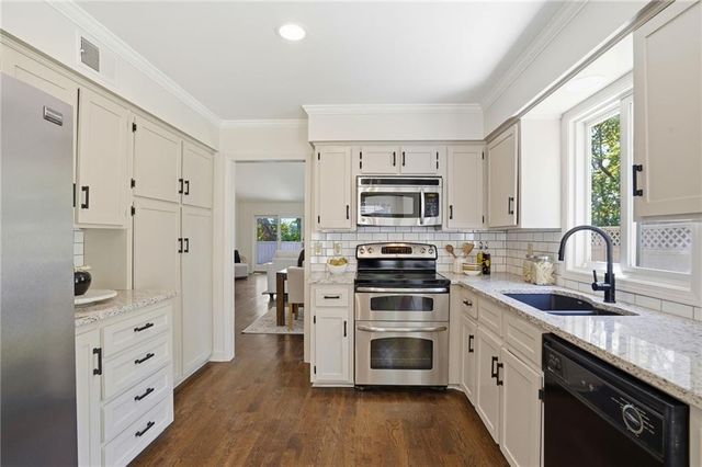 12871 Cambridge Terrace, Leawood, KS 66209