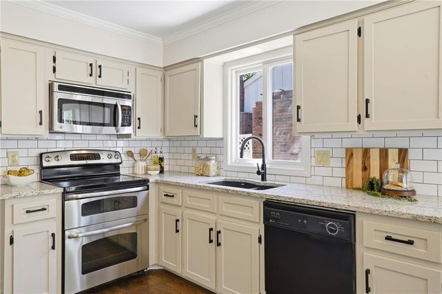12871 Cambridge Terrace, Leawood, KS 66209