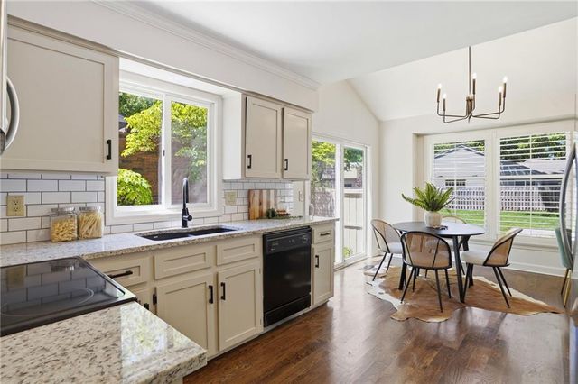 12871 Cambridge Terrace, Leawood, KS 66209