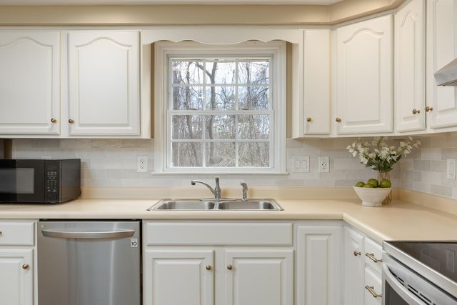 128 Myrtle Lane, Ooltewah, TN 37363