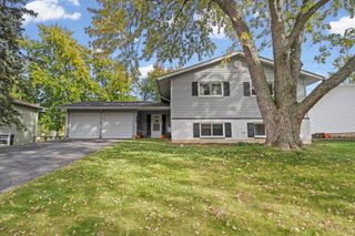 6505 Winston Drive, Woodridge, IL 60517