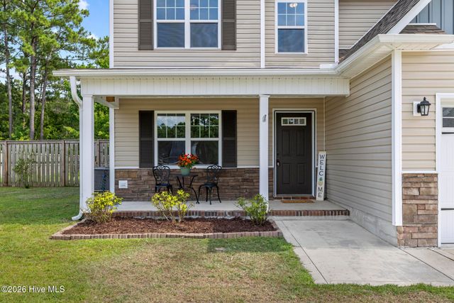 282 Breakwater Drive, Sneads Ferry, NC 28460