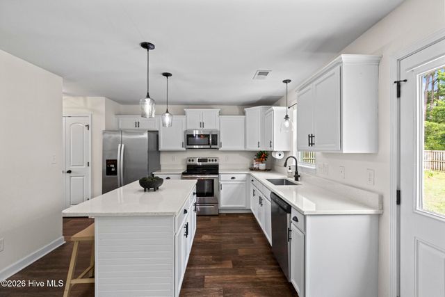 282 Breakwater Drive, Sneads Ferry, NC 28460
