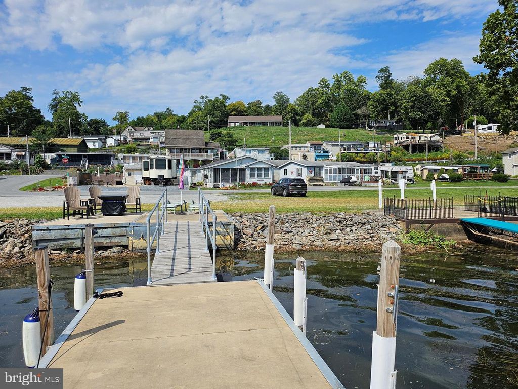 548 BOATHOUSE ROAD, Wrightsville, PA 17368