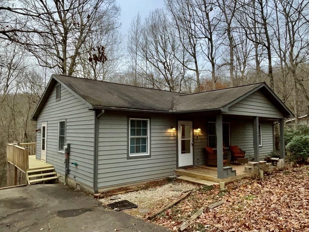 31 Longview Drive, Hayesville, NC 28904