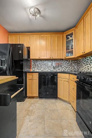 73 Letts Court, Old Bridge, NJ 07747